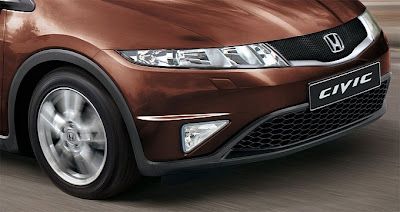 Honda has updated the current version of the 2011 Civic details and first photos
