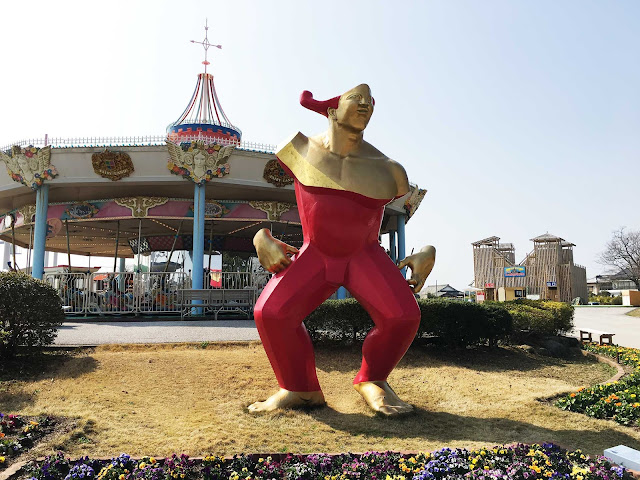 シュールな彫刻が突然現れる!?ときわ公園で開催「UBEビエンナーレ」　温羅