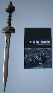 Portada del libro Gas Mask, de Santiago Eximeno