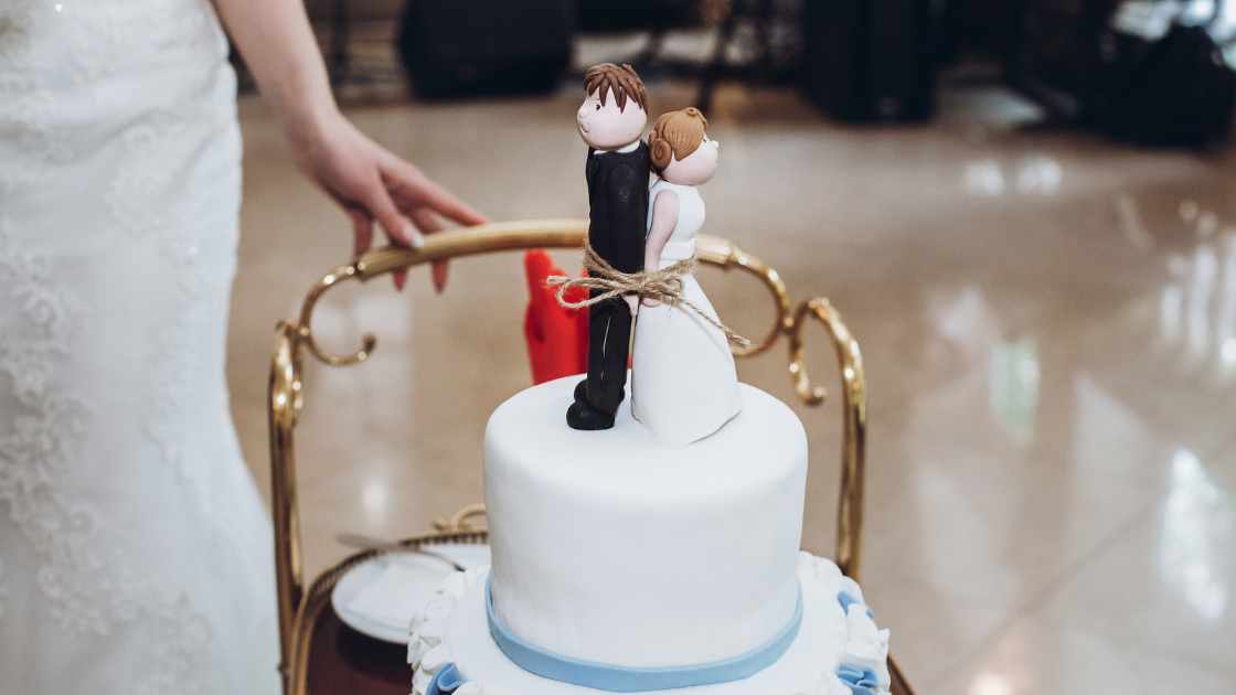 Wedding Cake Topper Trends