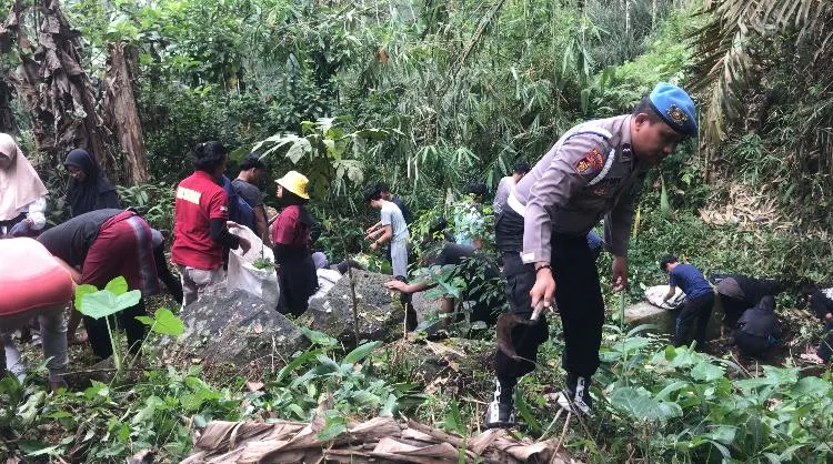 Polsek Kutasari Jalin Sinergi Komunitas Peduli Lingkungan