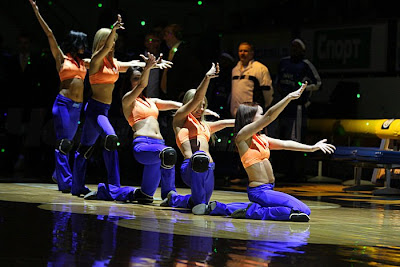 Basketball cheerleaders