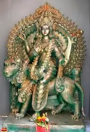 माँ कात्यायनी अमोघ फलदायिनी हैं। भगवान् कृष्ण को पतिरूप में पाने के लिये व्रज की गोपियों ने इन्हीं की पूजा कालिन्दी-यमुना के तट पर की थी। ये व्रजमण्डल की अधिष्ठात्री देवी के रूप में प्रतिष्ठित हैं। इनका स्वरूप अत्यन्त ही भव्य और दिव्य है