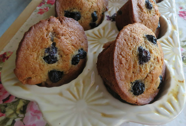 Sour Cream Blueberry Muffins