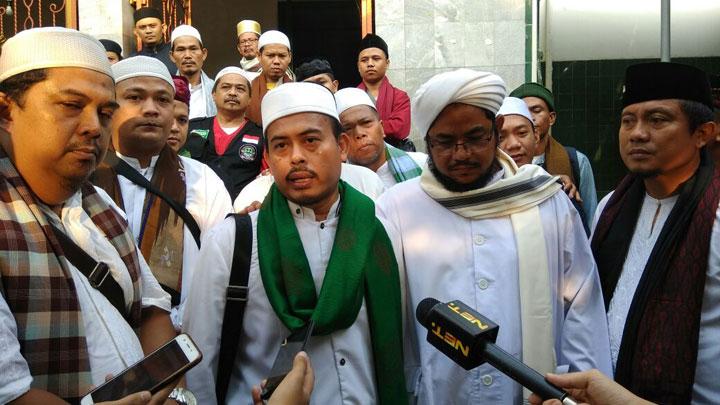 Nikita Mirzani Sebut Habib Tukang Obat, FPI dan PA 212 Kompak Bilang 'Sampah’