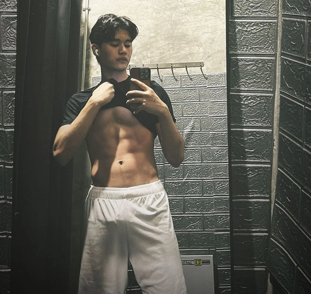 33 mirror selfies of BL actors with muscles that will make you excited