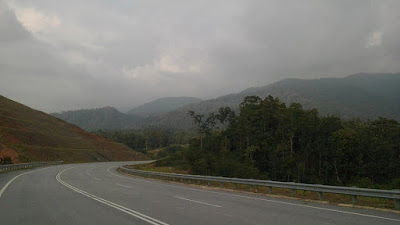 Gambar 2 Laluan Keruak Gunung Bongsu Kuala Berang Gua Musang