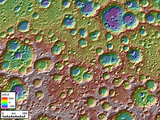 Mapa topográfico lunar con una de las regiones con más cráteres