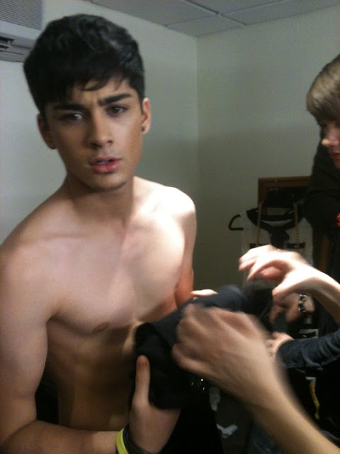 Zayn Malik Shirtless