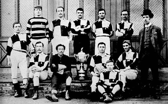 📸DARLINGTON F. C. 📆Temporada 1886-87 ⬆️G. Millar, W. Brooks, J. Davison, Tommy Waites, Michael Hope, Harry Hope y Charels Samuel Craven (de paisano). ⬇️R. T. Stabler, Arthur Wharton, J. H. Smeddle, R. B. Buckton y J. T. Hutchinson. SUNDERLAND A. F. C. 1 🆚 DARLINGTON F. C. 0 26/03/1887. Durham Challenge Cup, final. Sunderland, Inglaterra, Newcastle Road: 7.000 espectadores. GOLES: ⚽1-0: Lord.