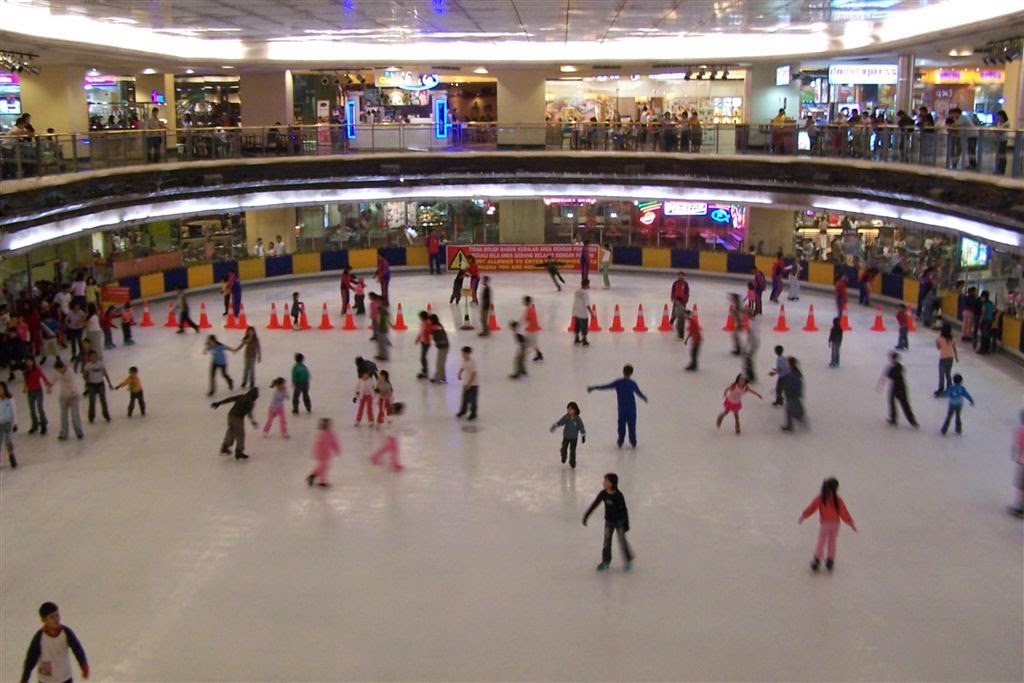 Ice Skating Taman Anggrek