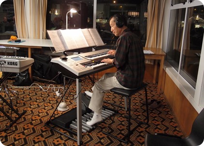 Taka Iida brought along his Yamaha Electone D-Deck and played absolutely superbly for the audience that were hanging on every note. Photo courtesy of Dennis Lyons.