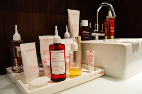 Clarins Spa Detox and Shine Stopper Facial Treatment Blogger