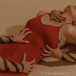 Rose Thorn acaba de lançar seu novo e empoderado single Tiggerwoman