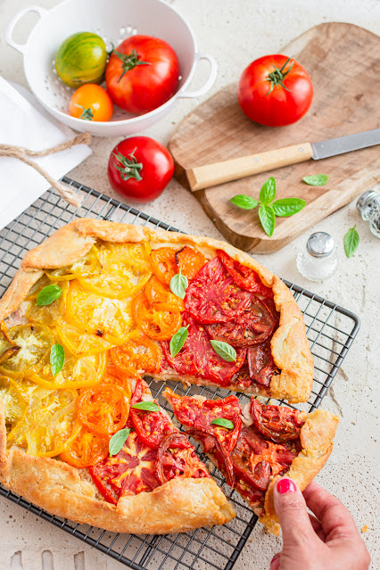 Tarte rustique aux tomates et au thon