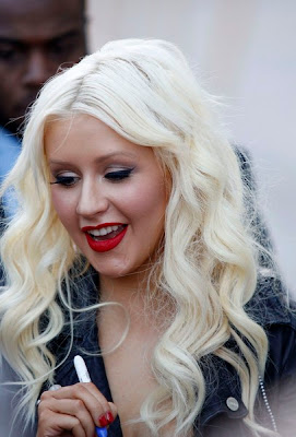 Hot Christina Aguilera Hides Her Chub Cakes Pictures