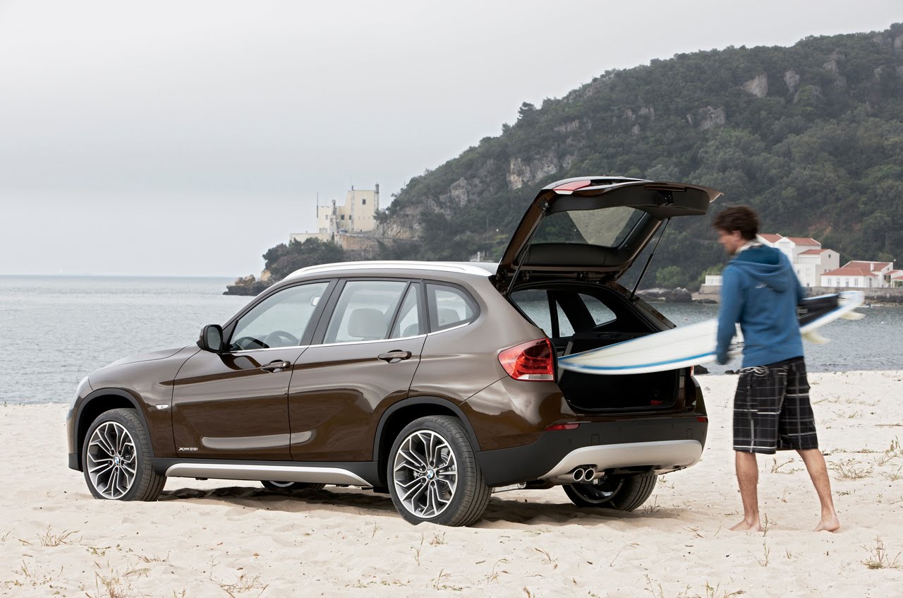 2011 BMW X1 MORE ROOM SPACE