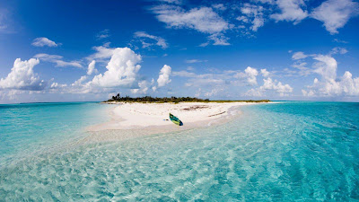 boat-on-the-island-beach-full-HD-imgs