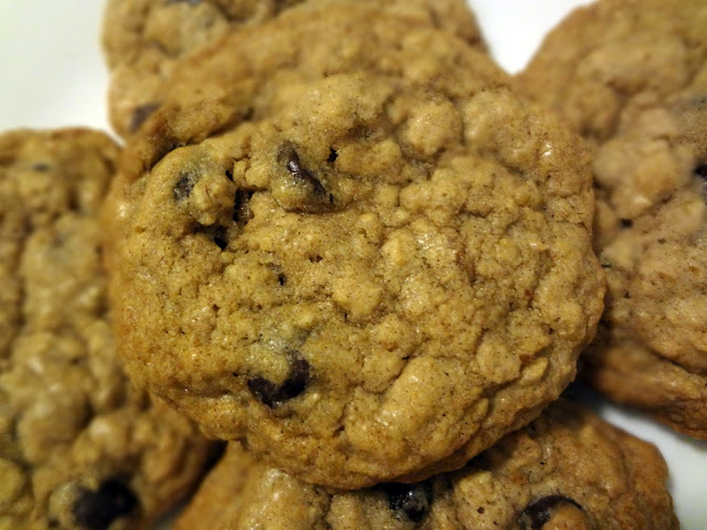 Chewy Oatmeal Chocolate Chip Cookies