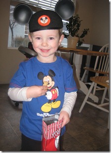 01 24 13 - Mickey Mouse clothes (2)