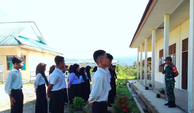 MPLS di SMK Pariwisata Negeri 2 Bunguran Timur, Babinsa Irwanpai Situmorang Berikan Wasbang dan Pelatihan PBB