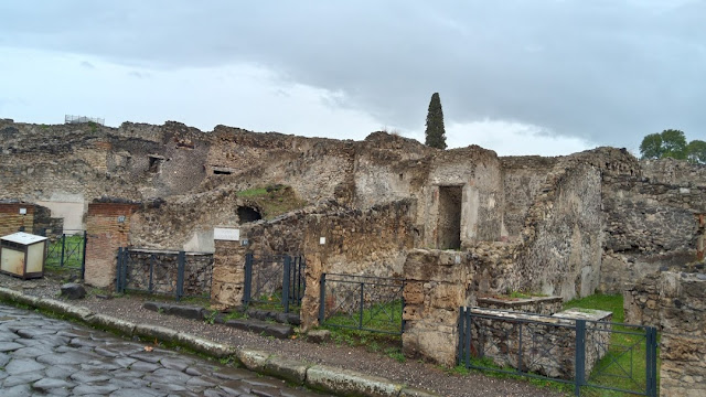 Pozostałości domów w Pompejach