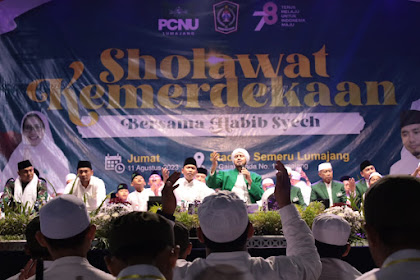 Kumandangkan Sholawat, Ribuan Umat Muslim Padati Stadion Semeru Lumajang
