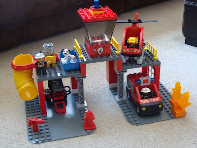 Duplo Lego Fire Station Instructions on You Ll Notice In The Picture Above That Z Has Gravitated To The Zoo