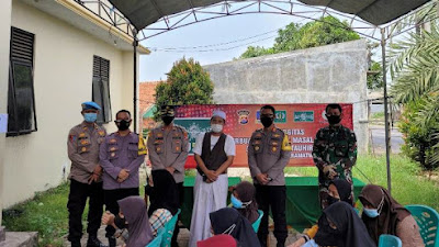 Gerai Vaksin Presisi, Ratusan Santri dan Warga Disuntik Vaksin