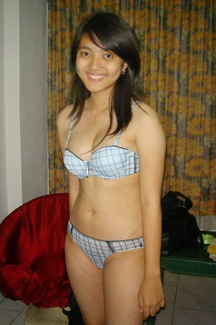 Foto Chika pakai bra BH dan celana dalam CD cewek ABG Bandung Indonesia - Anehunique.blogspot.com
