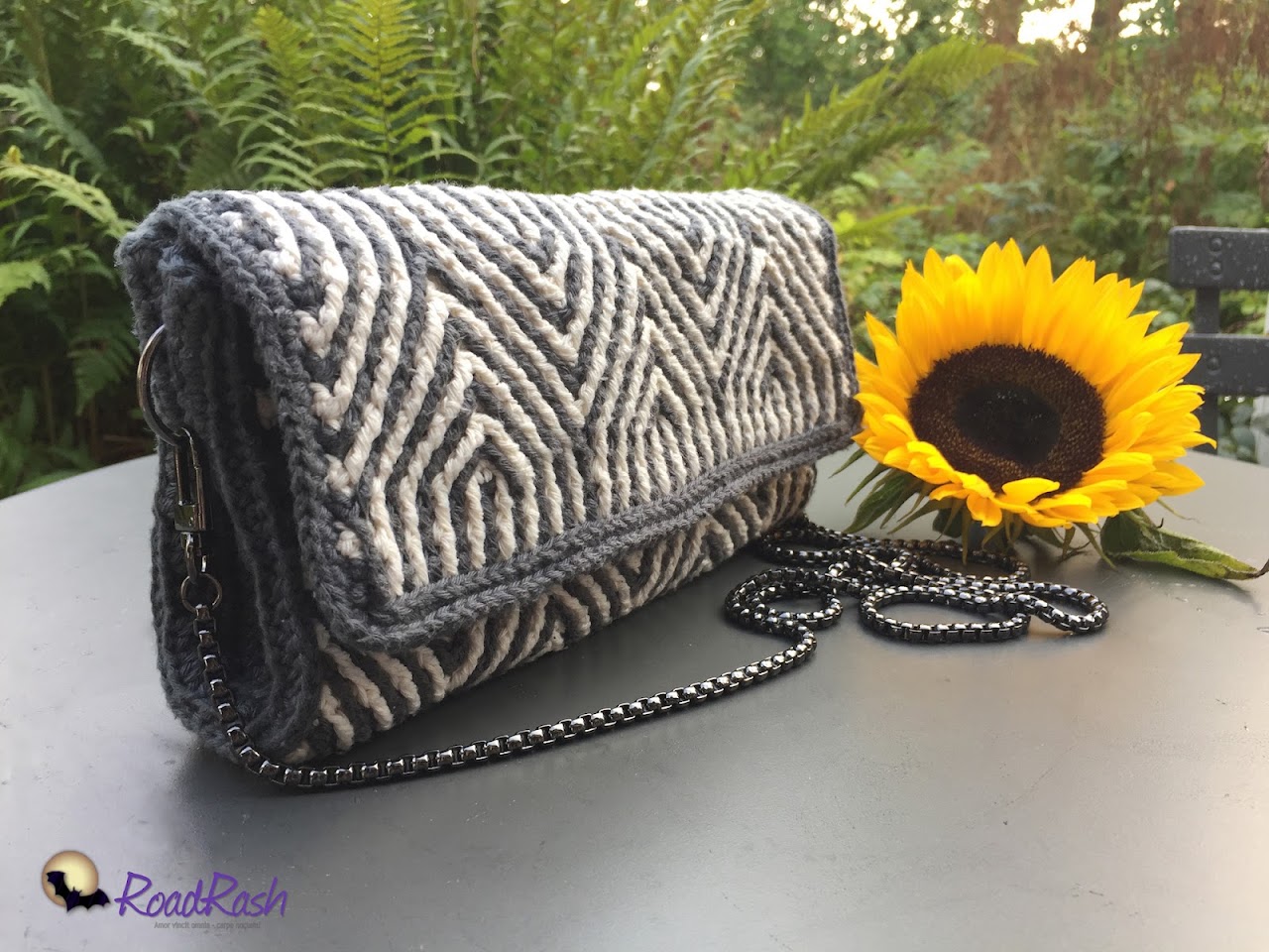 Zebra crochet clutch by Hilde Tindlund. 