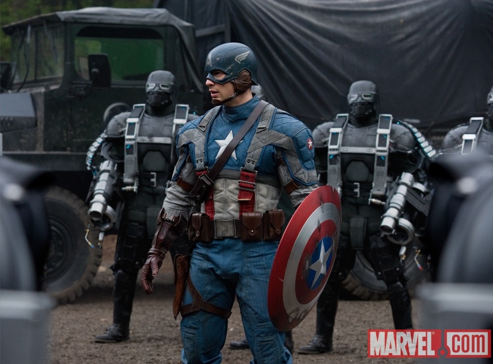 First view Chris Evans in full Captain America costume