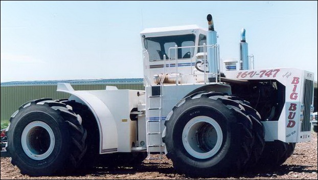 Big Bud 747 tractor 06