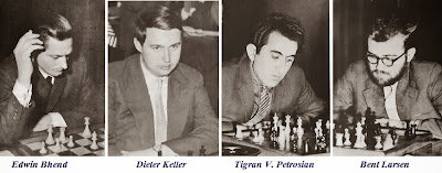 Los ajedrecistas Edwin Bhend, Dieter Keller, Tigran V. Petrosian y Bent Larsen