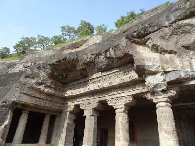 guide for Ajanta cave number 1 - facade