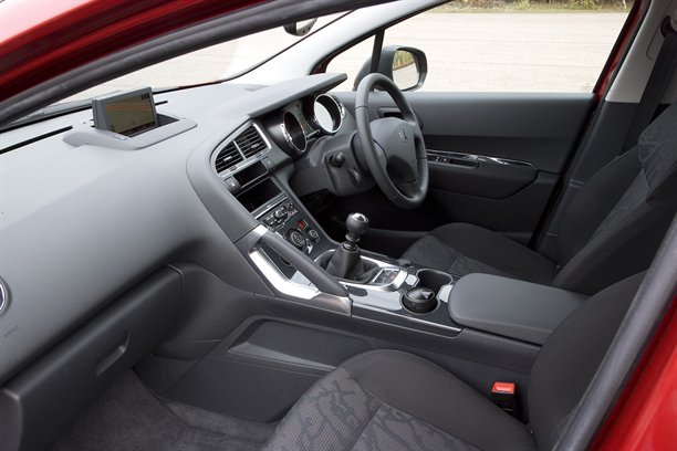 Peugeot 3008 2.0 HDi FAP 150 Sport Crossover Interior