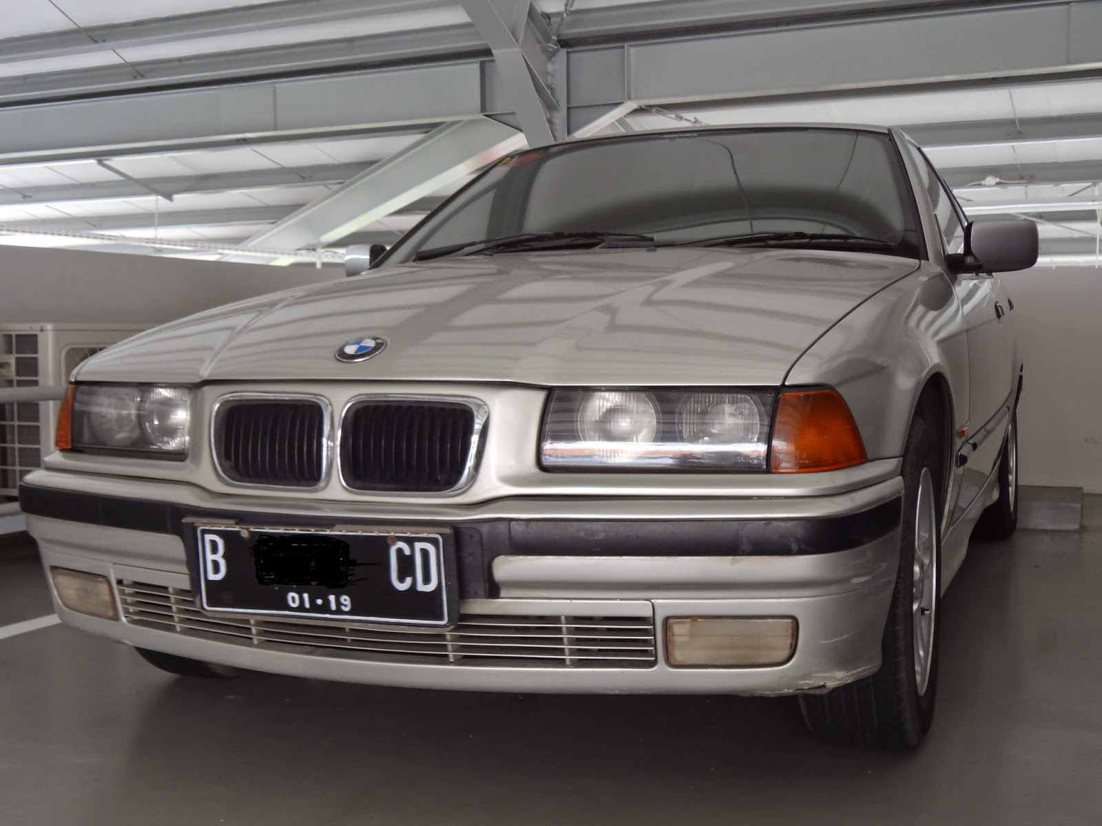 DiJual Mobil  BMW  318i Tahun  1997  Photo Blog