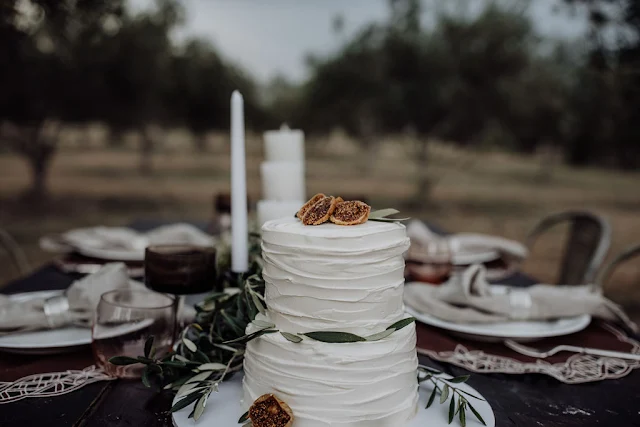 emma jade photography weddings olive view estate qld bridal gowns florals table styling cake