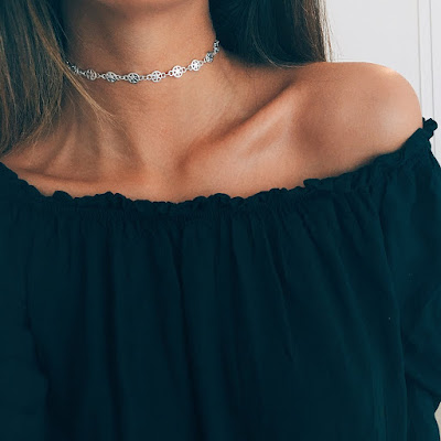 http://stargazejewelry.com/collections/chain-chokers/products/ariana-grande-inspired-choker