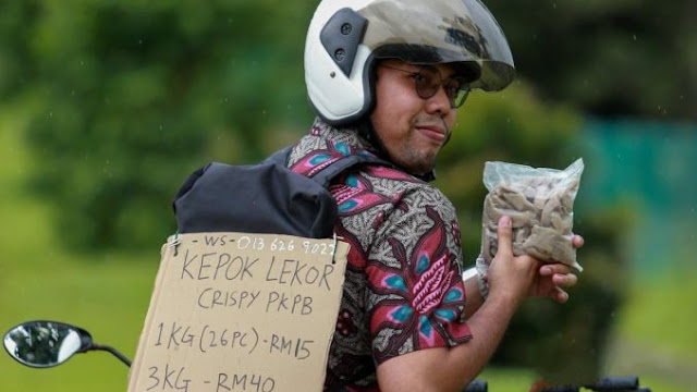Lelaki Jadi Viral Jual Keropok Lekor Krispy Untuk Berkahwin, Netizen Puji Melambung Usahanya