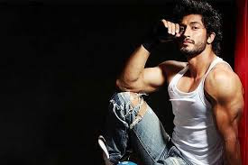 Vidyut Jamwal Biography, Wiki, DOB, Family, Profile, Movies, Photos 