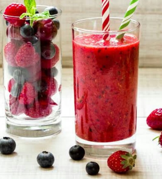 A smoothie recipe that will leave you in shape without working out. 