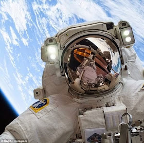 selfie astronauta