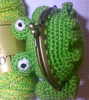 http://www.todopatrones.es/monedero-amigurumi-crochet-rana.html