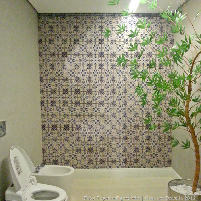 Painel de azulejo em lavabo