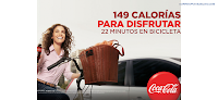 Imagen publicitaria de Coca-Cola en la que se lee 149 calorías para disfrutas de 22 minutos en bicicleta...