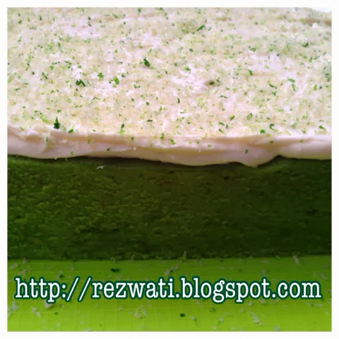 Wind of Change: KEK LUMUT with cream cheese topping