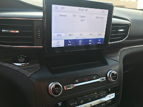 Infotainment screen in 2020 Ford Explorer Limited Hybrid