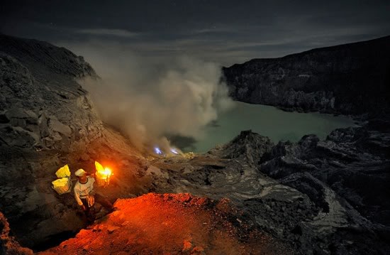 Kawah ijen sulfur mine