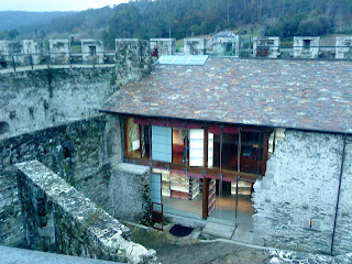 by E.V.Pita... Castles of Narahío and Moeche (Spain / Irmandinos Wars) / Por E.V.Pita... Castillos de Narahío y Moeche (Hermandades) / por Pita.... Castelos de Naraío e Moeche (Guerras dos Irmandiños)